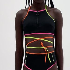 ZARA‎ BIKINI TOP WITH CROSSOVER STRAPS